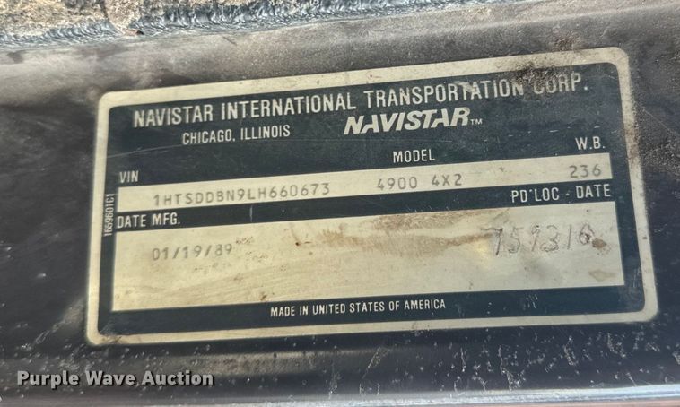 image for item LR9321 1990 International  4900 dump truck