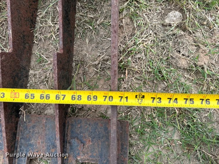 image for item LU9831 72