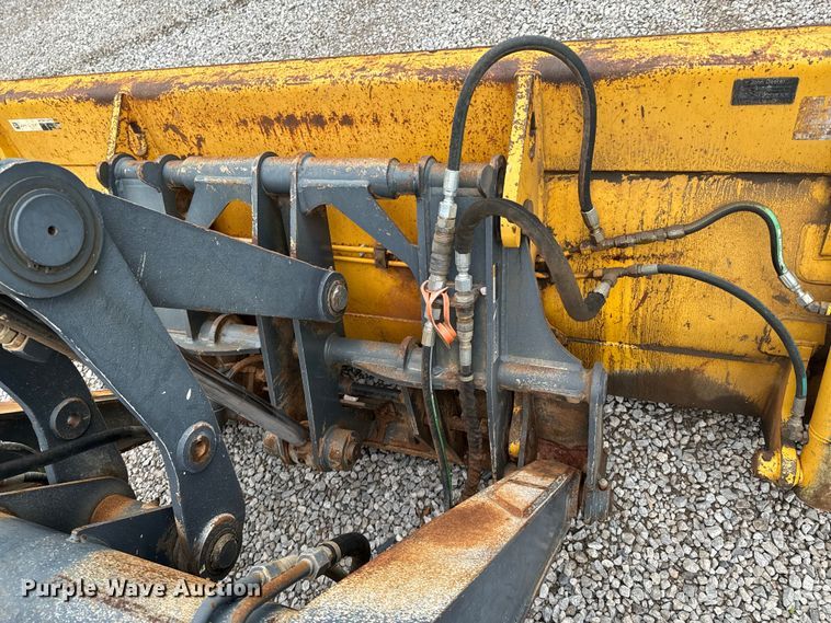 image for item ND9313 2015 John Deere 310SL backhoe