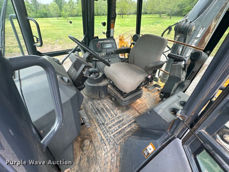 image for item ND9313 2015 John Deere 310SL backhoe