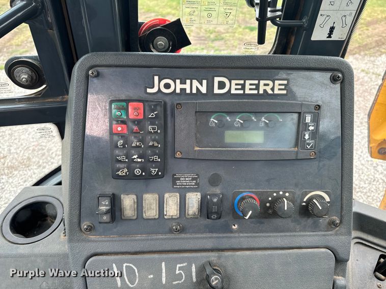 image for item ND9313 2015 John Deere 310SL backhoe