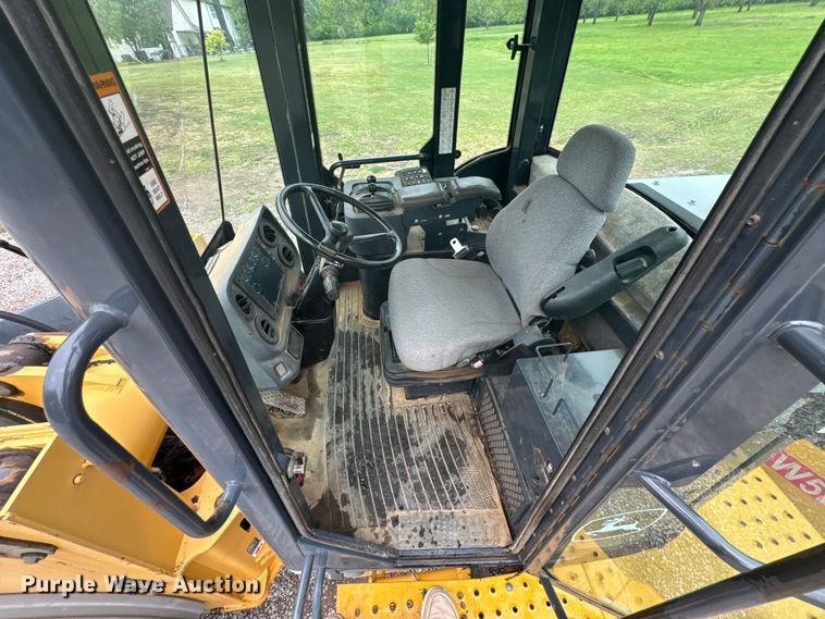 image for item ND9315 2006 John Deere 544J wheel loader