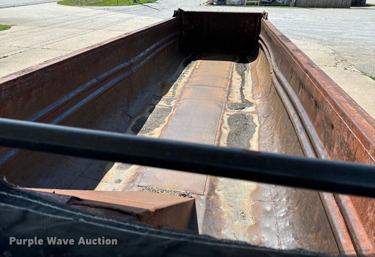 image for item ND9333 1986 CMC end dump trailer