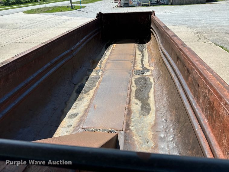 image for item ND9333 1986 CMC end dump trailer