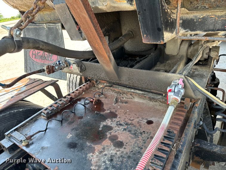 image for item ND9333 1986 CMC end dump trailer