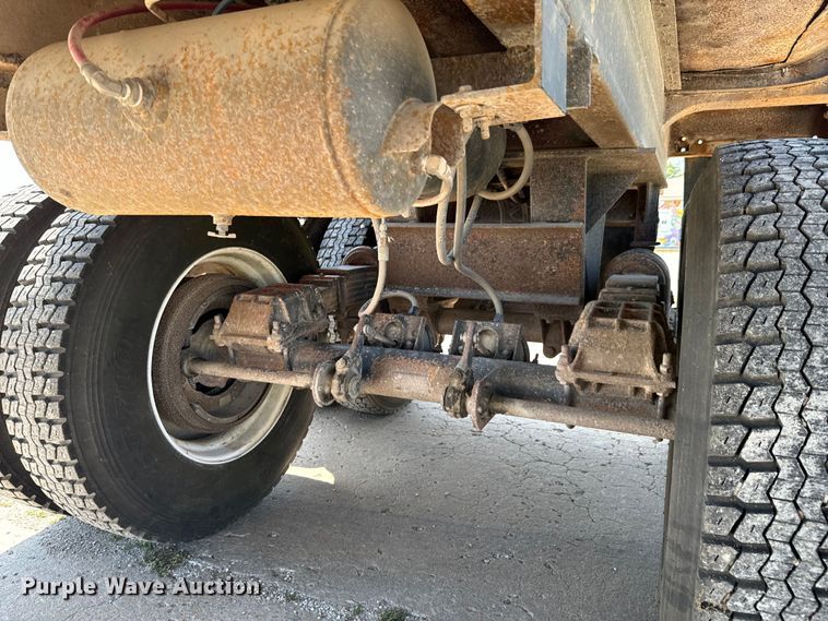 image for item ND9333 1986 CMC end dump trailer