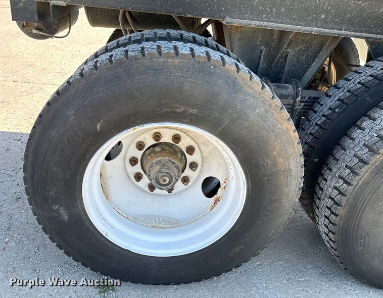 image for item ND9333 1986 CMC end dump trailer