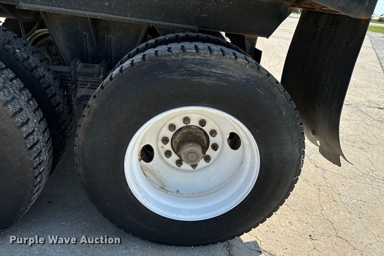 image for item ND9333 1986 CMC end dump trailer
