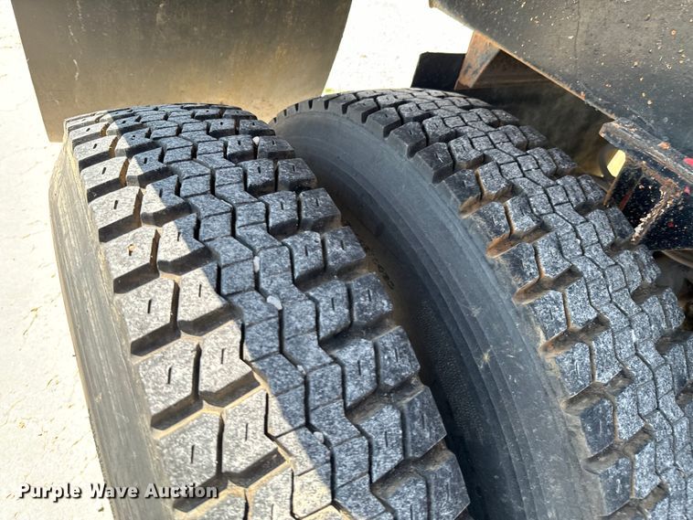 image for item ND9333 1986 CMC end dump trailer