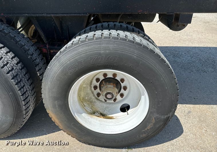 image for item ND9333 1986 CMC end dump trailer