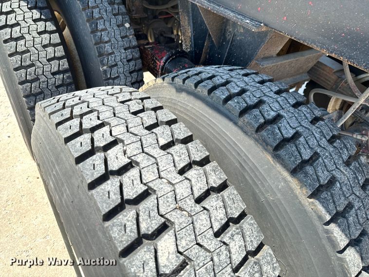 image for item ND9333 1986 CMC end dump trailer