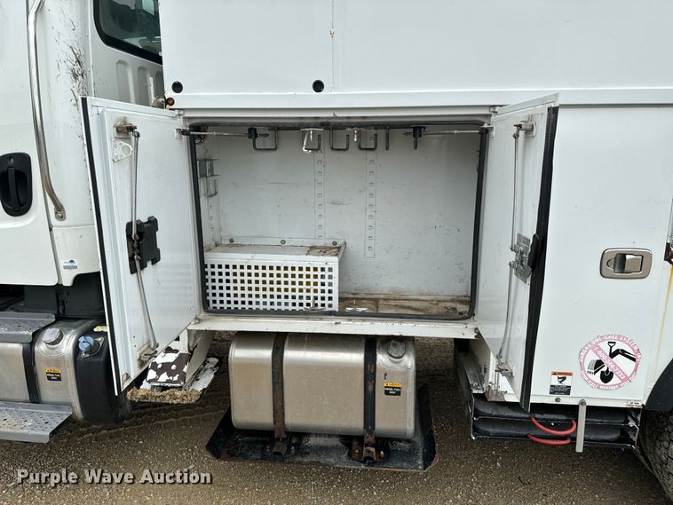 image for item ND9350 2015 Freightliner Business Class M2 bucket truck