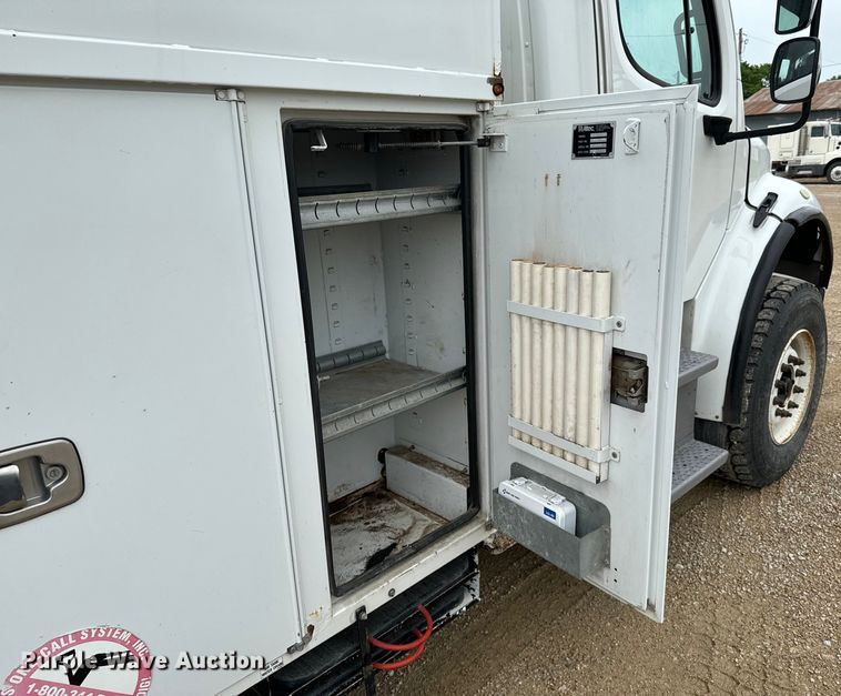 image for item ND9350 2015 Freightliner Business Class M2 bucket truck