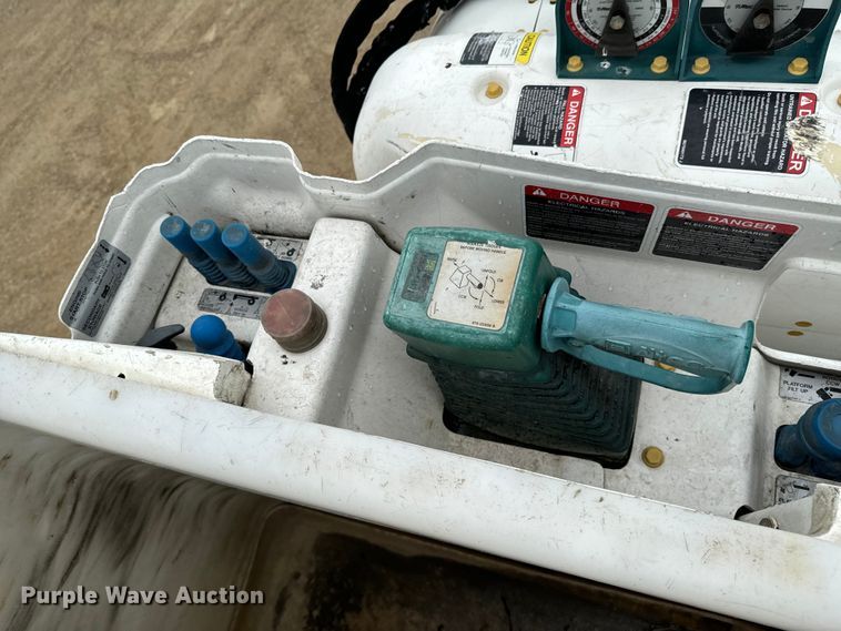 image for item ND9350 2015 Freightliner Business Class M2 bucket truck