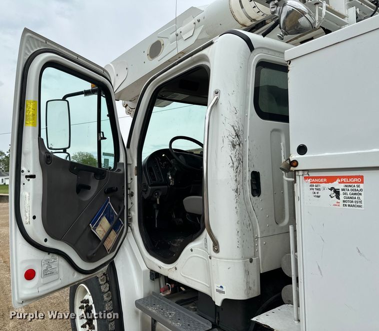 image for item ND9350 2015 Freightliner Business Class M2 bucket truck