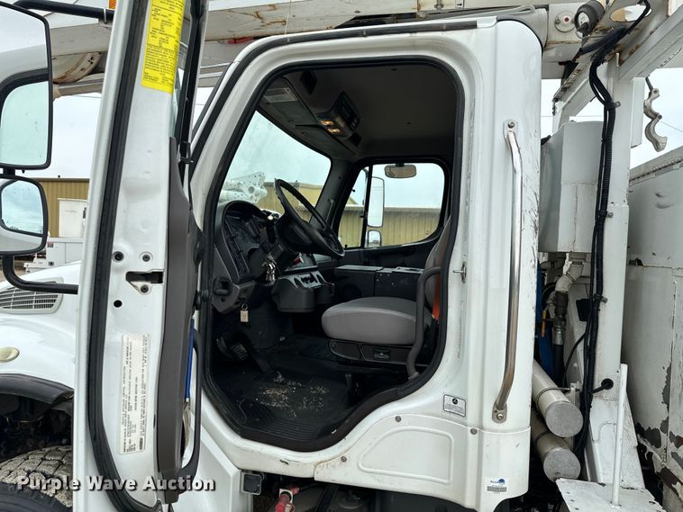 image for item ND9350 2015 Freightliner Business Class M2 bucket truck