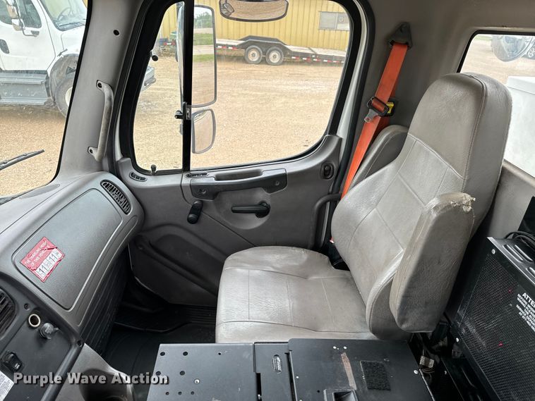 image for item ND9350 2015 Freightliner Business Class M2 bucket truck