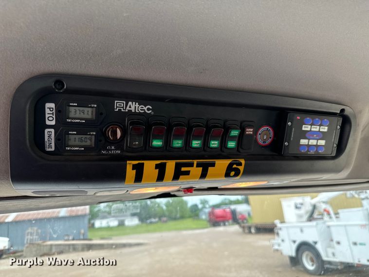 image for item ND9350 2015 Freightliner Business Class M2 bucket truck