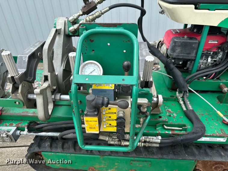 image for item ND9354 2004 McElroy TracStar 28 poly fusion machine