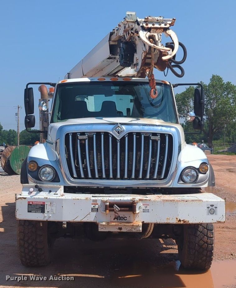 image for item NG9756 2009 International Workstar 7400 digger derrick truck