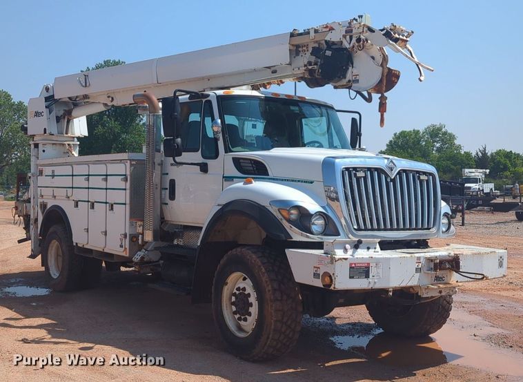 image for item NG9756 2009 International Workstar 7400 digger derrick truck