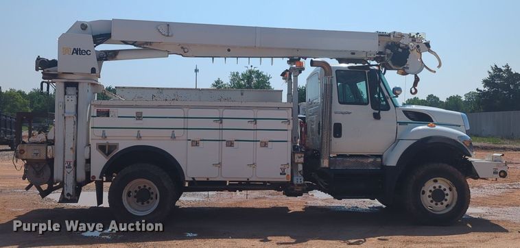 image for item NG9756 2009 International Workstar 7400 digger derrick truck