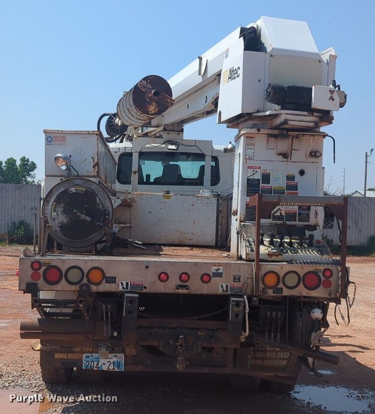 image for item NG9756 2009 International Workstar 7400 digger derrick truck