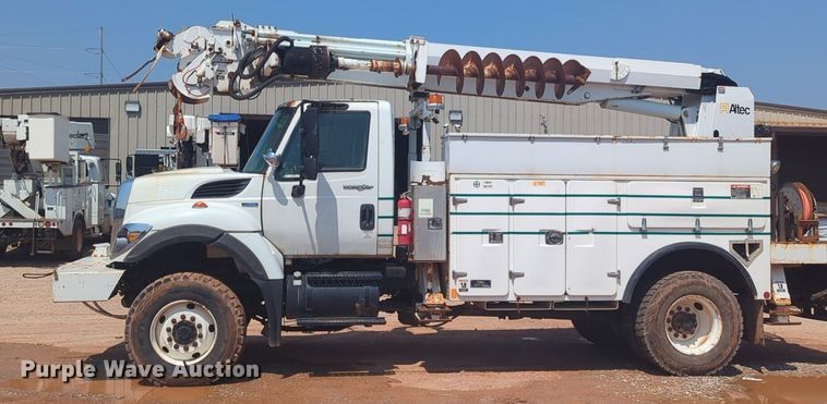 image for item NG9756 2009 International Workstar 7400 digger derrick truck