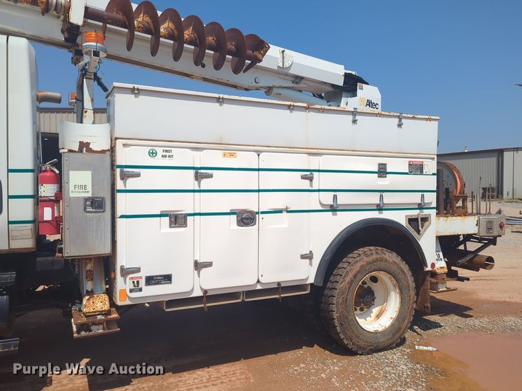 image for item NG9756 2009 International Workstar 7400 digger derrick truck