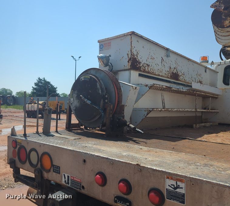 image for item NG9756 2009 International Workstar 7400 digger derrick truck