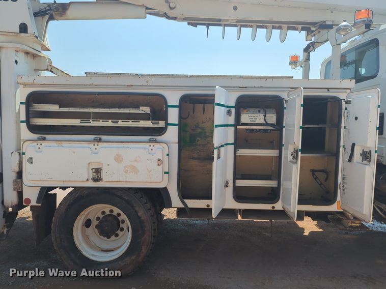 image for item NG9756 2009 International Workstar 7400 digger derrick truck