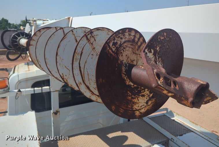 image for item NG9756 2009 International Workstar 7400 digger derrick truck