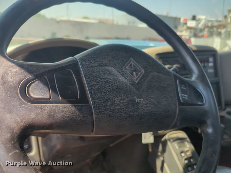 image for item NG9756 2009 International Workstar 7400 digger derrick truck