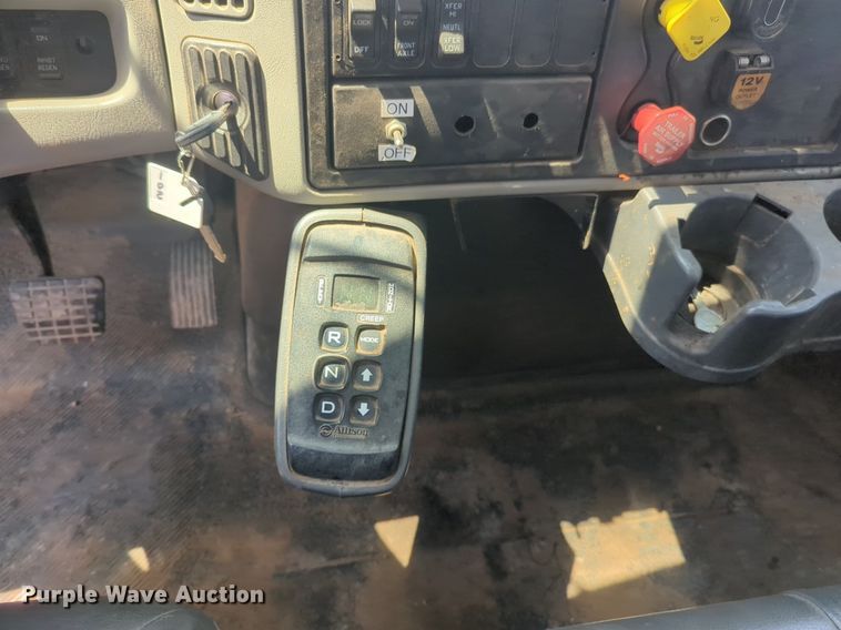 image for item NG9756 2009 International Workstar 7400 digger derrick truck