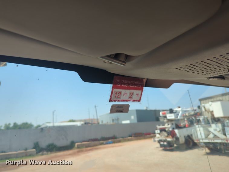 image for item NG9756 2009 International Workstar 7400 digger derrick truck