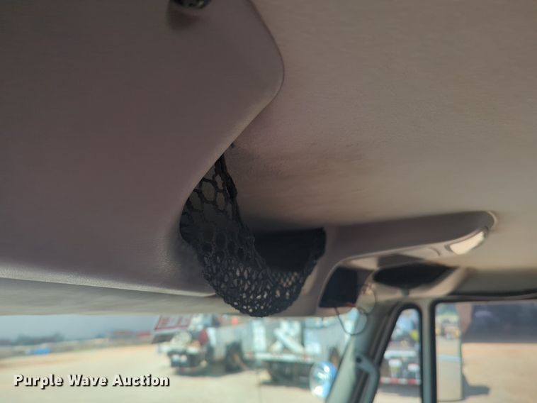 image for item NG9756 2009 International Workstar 7400 digger derrick truck