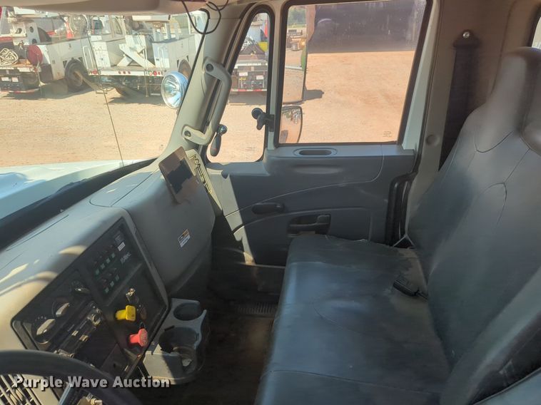 image for item NG9756 2009 International Workstar 7400 digger derrick truck