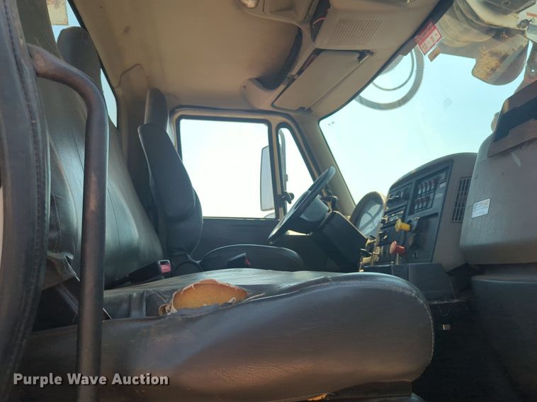 image for item NG9756 2009 International Workstar 7400 digger derrick truck