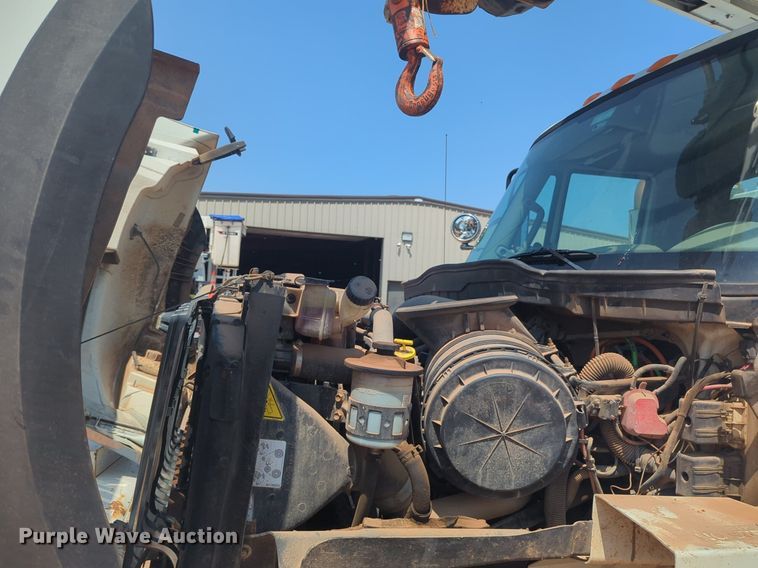 image for item NG9756 2009 International Workstar 7400 digger derrick truck