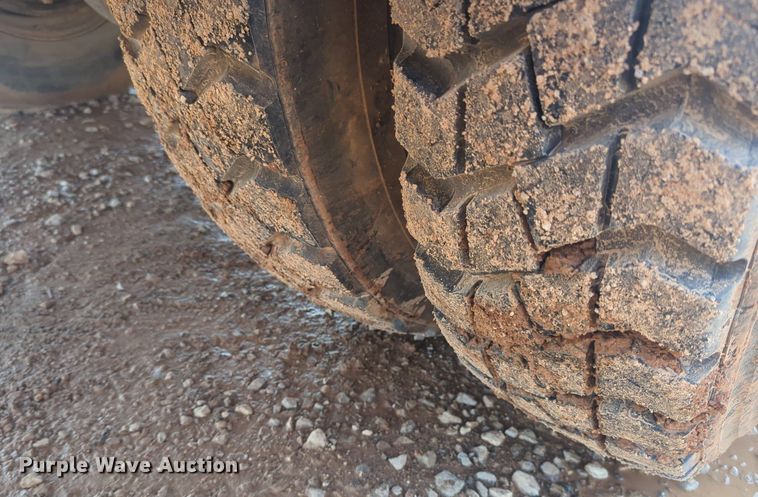 image for item NG9756 2009 International Workstar 7400 digger derrick truck