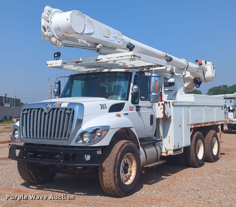 image for item NG9757 2010 International WorkStar 7500 bucket truck