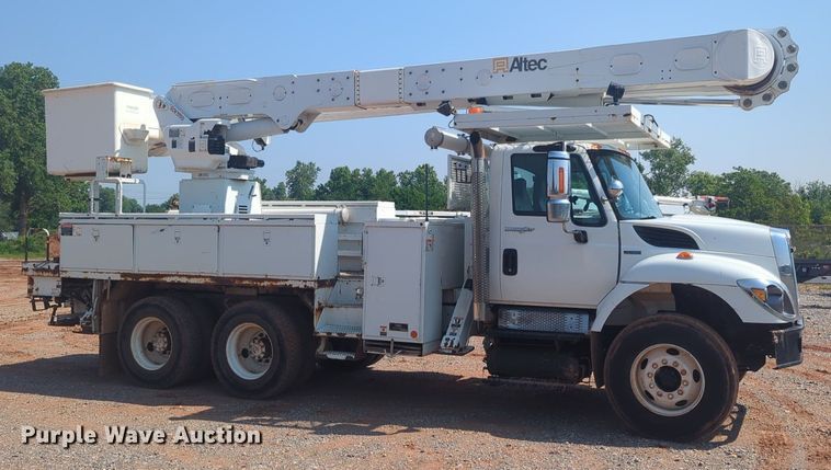 image for item NG9757 2010 International WorkStar 7500 bucket truck