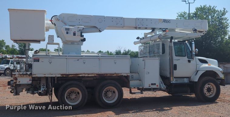 image for item NG9757 2010 International WorkStar 7500 bucket truck