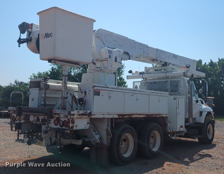 image for item NG9757 2010 International WorkStar 7500 bucket truck