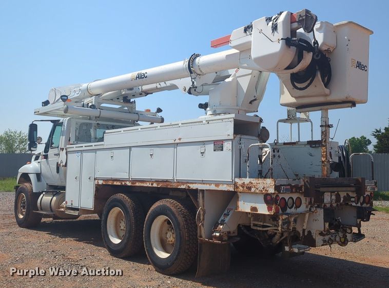 image for item NG9757 2010 International WorkStar 7500 bucket truck