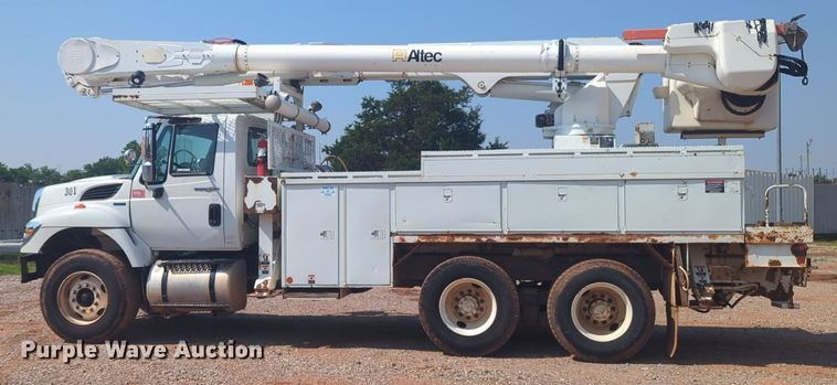 image for item NG9757 2010 International WorkStar 7500 bucket truck