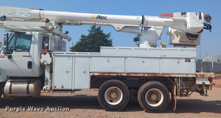 image for item NG9757 2010 International WorkStar 7500 bucket truck