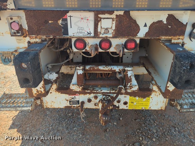 image for item NG9757 2010 International WorkStar 7500 bucket truck