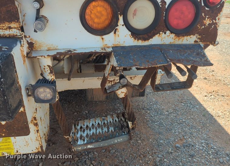 image for item NG9757 2010 International WorkStar 7500 bucket truck