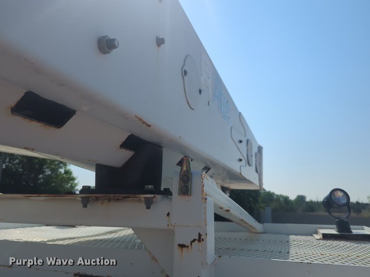 image for item NG9757 2010 International WorkStar 7500 bucket truck